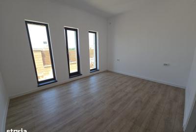 Casă cu 3 camere cu Teren 370 Mp în Berceni