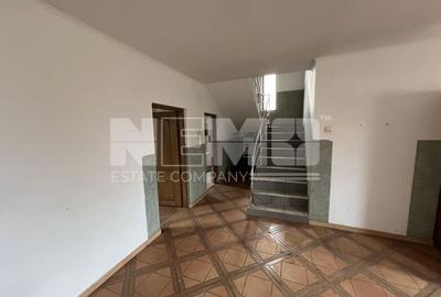 Casă individuală cu 5 camere cu Canalizare în Central - 3