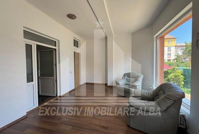 Casă individuală cu 4 camere cu Canalizare în Cetate - 2