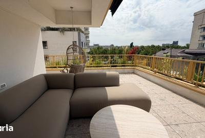 Apartament cu 3 camere în Centrul Civic