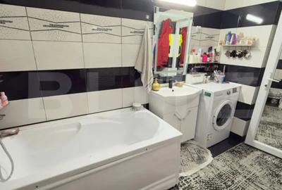 Casă cu 9 camere cu Teren 1860 Mp în Central
