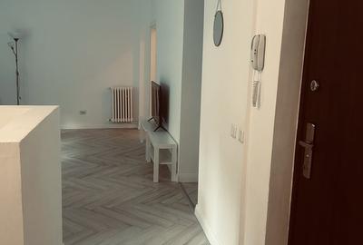 Apartament cu 3 camere semidecomandat în Central - 2