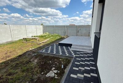 Casă cu Teren 400 Mp în Domnești