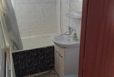 Apartament cu 2 camere semidecomandat în Florilor