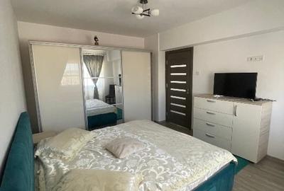 Apartament cu 2 camere semidecomandat, mobilat în Central