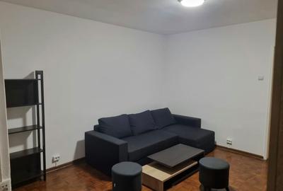 Garsonieră decomandată în Central