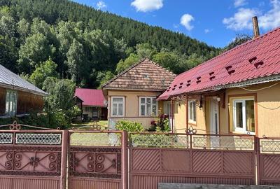 Casă cu 4 camere în Coza