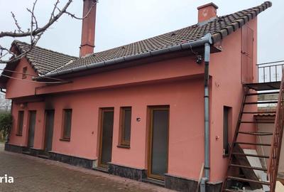 Casă cu 10 camere cu Teren 2000 Mp în Central - 18