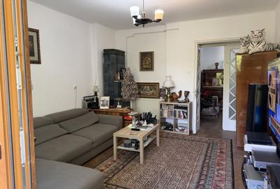 Apartament cu 3 camere decomandat în Cotroceni