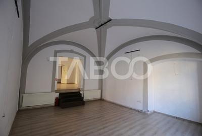 Spațiu comercial, de 75 mp, în Central - 2