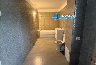 Casă cu 7 camere cu Teren 300 Mp în Central - 9