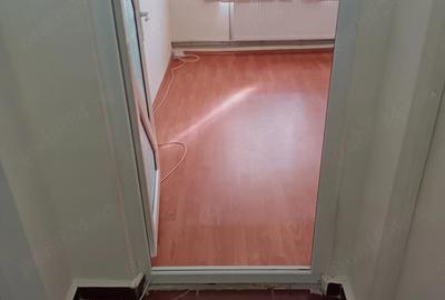 Apartament cu 2 camere semidecomandat în Fetești-Gară - 2