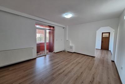 Apartament cu 2 camere semidecomandat, mobilat în Florești