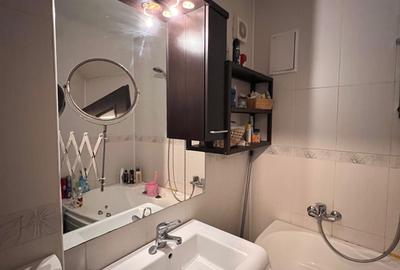 Apartament cu 3 camere semidecomandat în Farfuria