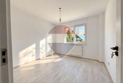 Apartament cu 3 camere semidecomandat în Central