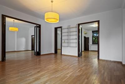 Apartament cu 4 camere decomandat în Dacia