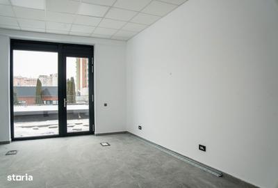 Spațiu comercial, de 81 mp, în Est - 11