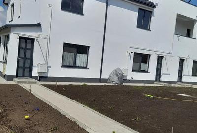 Apartament cu 3 camere decomandat în Sânpetru