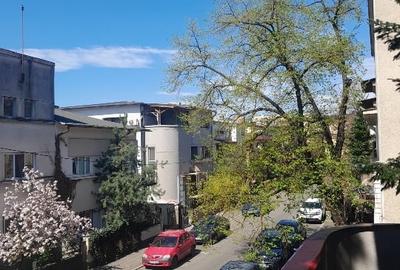 Apartament cu 4 camere decomandat în Decebal - 2