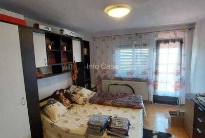 Casă cu 4 camere în Central - 1