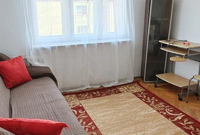 Apartament cu 2 camere nedecomandat în Cetate