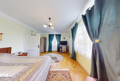 Casă cu 6 camere cu Teren 950 Mp în Valea Aurie