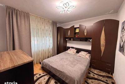 Apartament cu 3 camere decomandat în Trei Stejari
