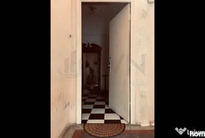 Apartament cu 4 camere semidecomandat în Ultracentral