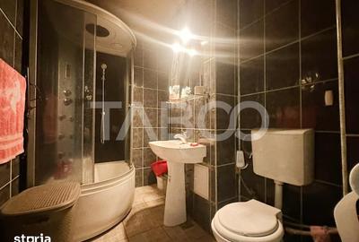 Apartament cu 3 camere semidecomandat în Gruia