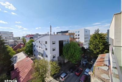 Apartament cu 4 camere, mobilat în Aviatorilor