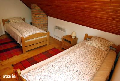 Casă cu 5 camere cu Teren 1800 Mp în Zetea - 8