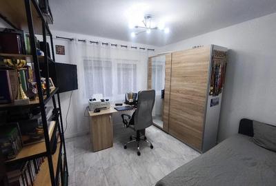 Apartament cu 3 camere semidecomandat în IAR