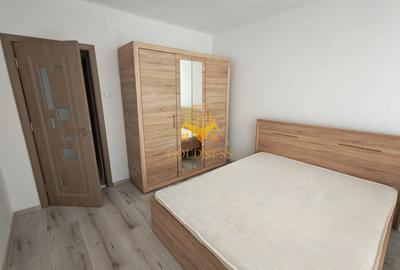 Apartament cu 3 camere decomandat, mobilat în Central