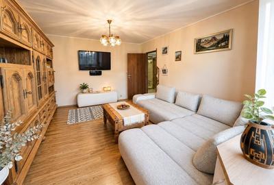 Apartament cu 3 camere decomandat, mobilat în Zorilor