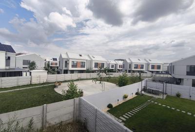 Casă cu 4 camere cu Canalizare în Central - 2