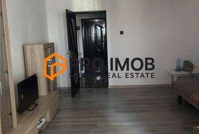 Garsonieră decomandată, mobilată în Micro 3