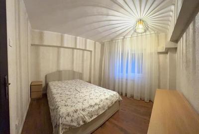 Apartament cu 3 camere decomandat, mobilat în Central