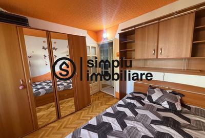 Apartament cu 3 camere semidecomandat, mobilat în Craiovița Nouă