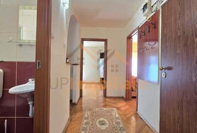 Apartament cu 3 camere decomandat în Decebal