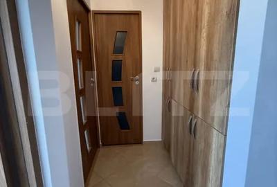 Apartament cu 3 camere decomandat în Micro 16