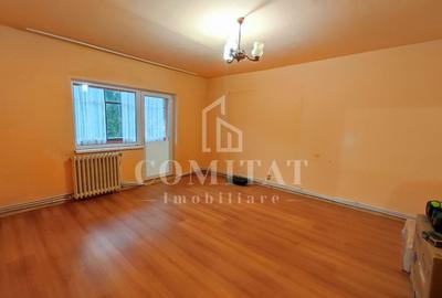 Apartament cu 4 camere decomandat în Dâmbul Rotund