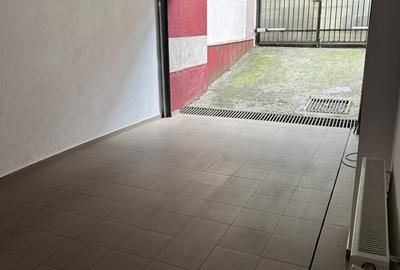 Casă cu 8 camere cu Teren 250 Mp în Tei - 10