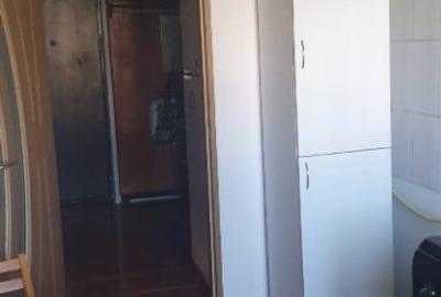 Apartament cu 2 camere decomandat în Tei