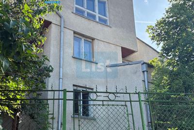 Casă cu 7 camere cu Teren 900 Mp în Centrul Istoric