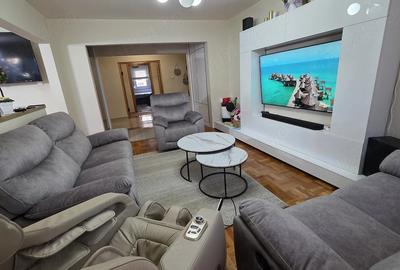 Apartament cu 3 camere decomandat în Mărăști