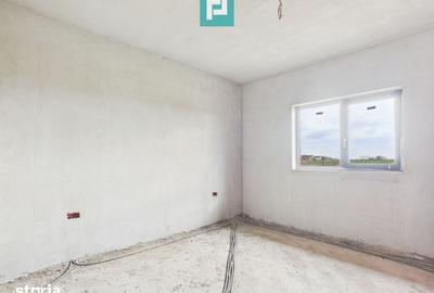 Casă cu 4 camere cu Teren 684 Mp în Zimandu Nou - 5