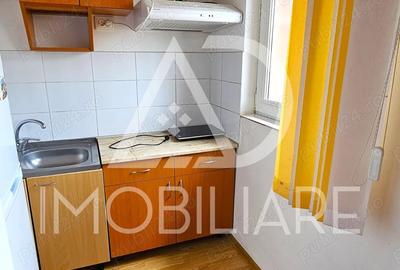 Garsonieră decomandată în Central