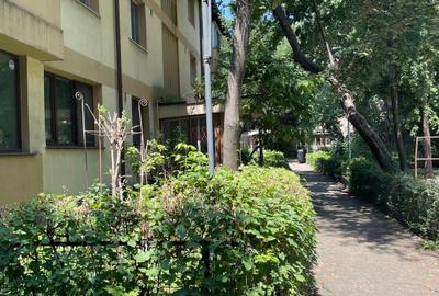 Apartament cu 3 camere decomandat în Domenii