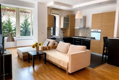 Apartament cu 2 camere semidecomandat, mobilat în Take Ionescu