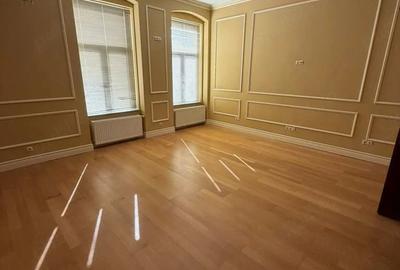 Apartament cu 3 camere decomandat în Central - 1